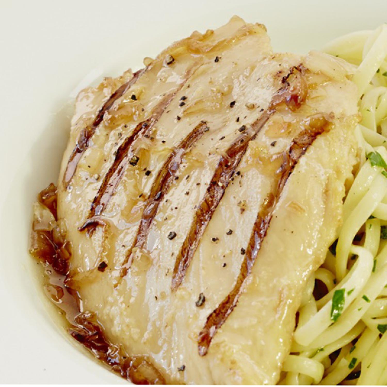 Poitrines de poulet désossées assaisonnées surgelées exceldor | Mayrand Plus
